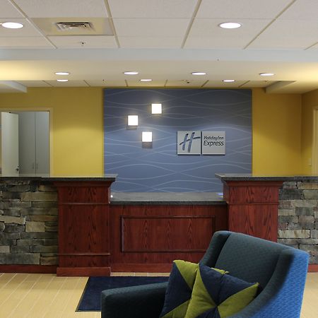 Holiday Inn Express Milford By Ihg Exterior photo