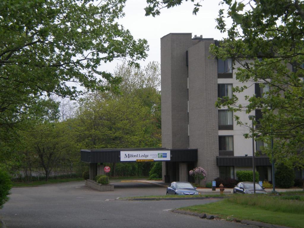 Holiday Inn Express Milford By Ihg Exterior photo