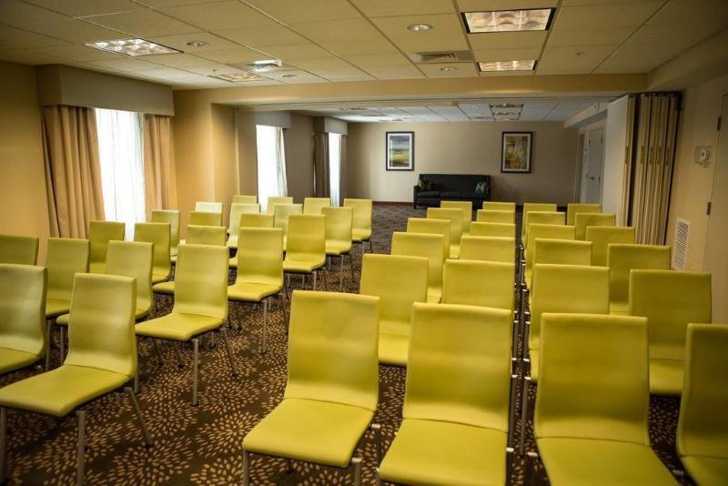 Holiday Inn Express Milford By Ihg Exterior photo